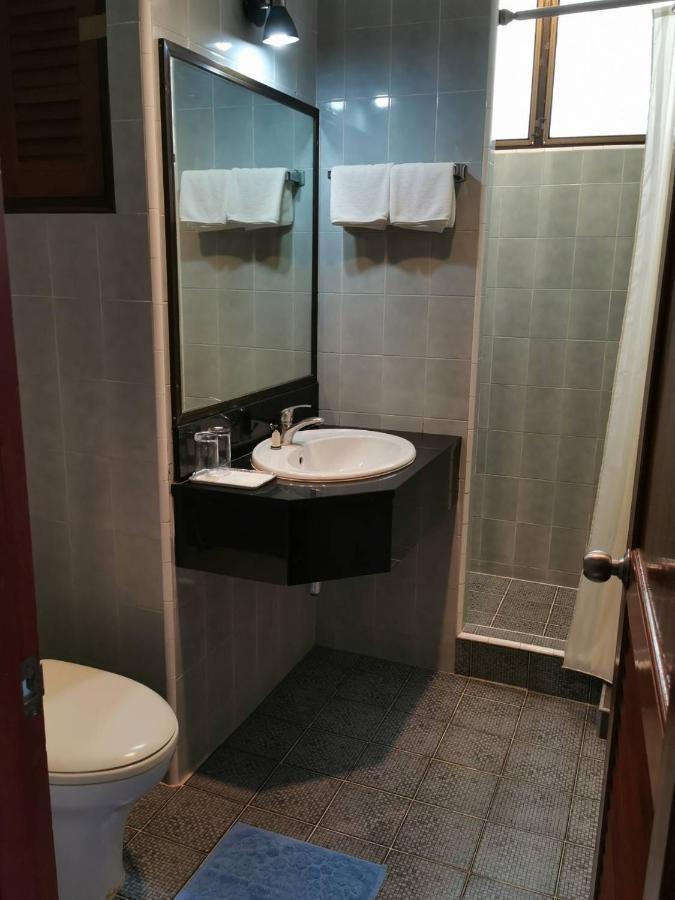 Baanbusarin Hotel Hua Hin Ngoại thất bức ảnh