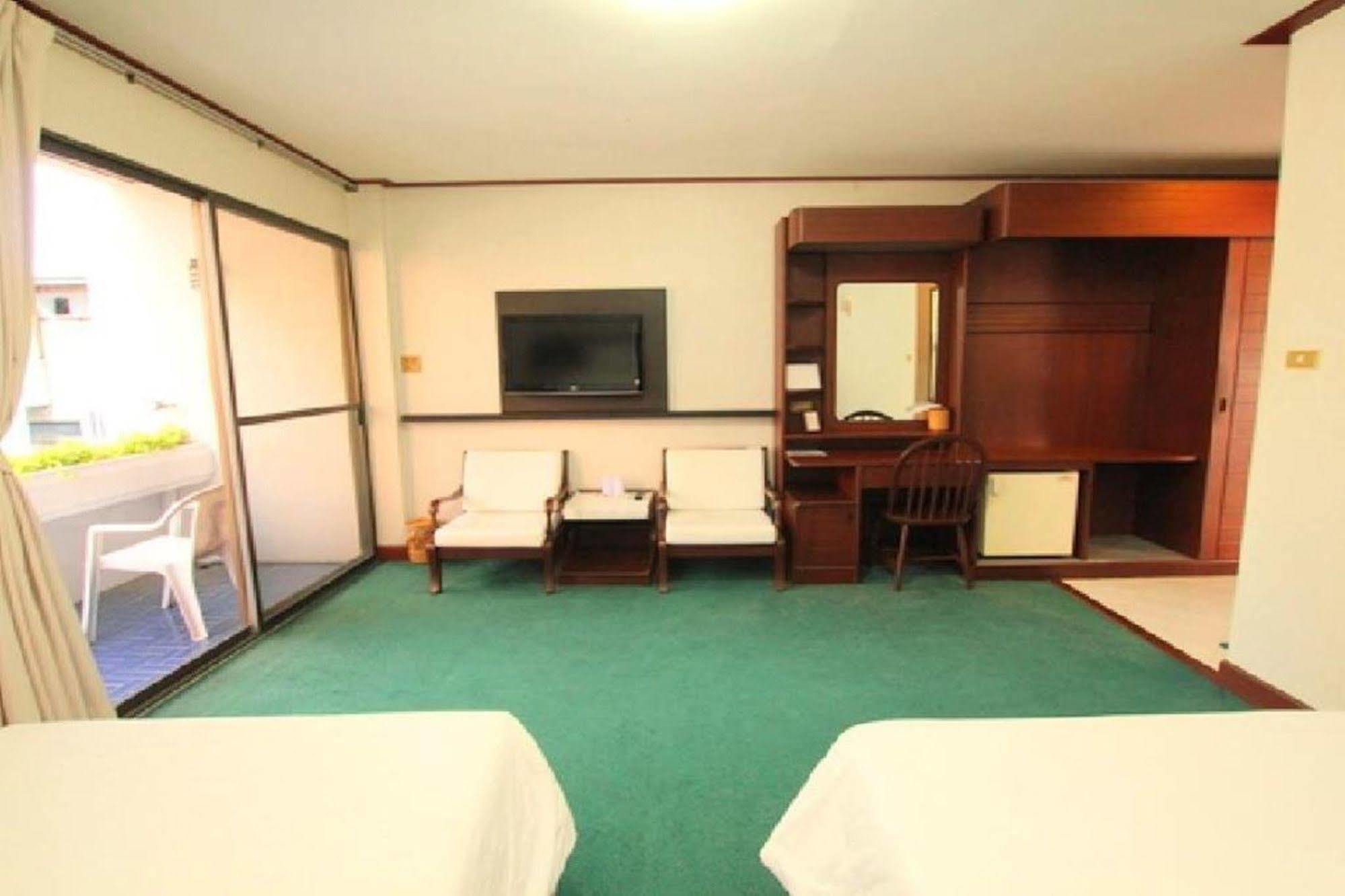 Baanbusarin Hotel Hua Hin Ngoại thất bức ảnh