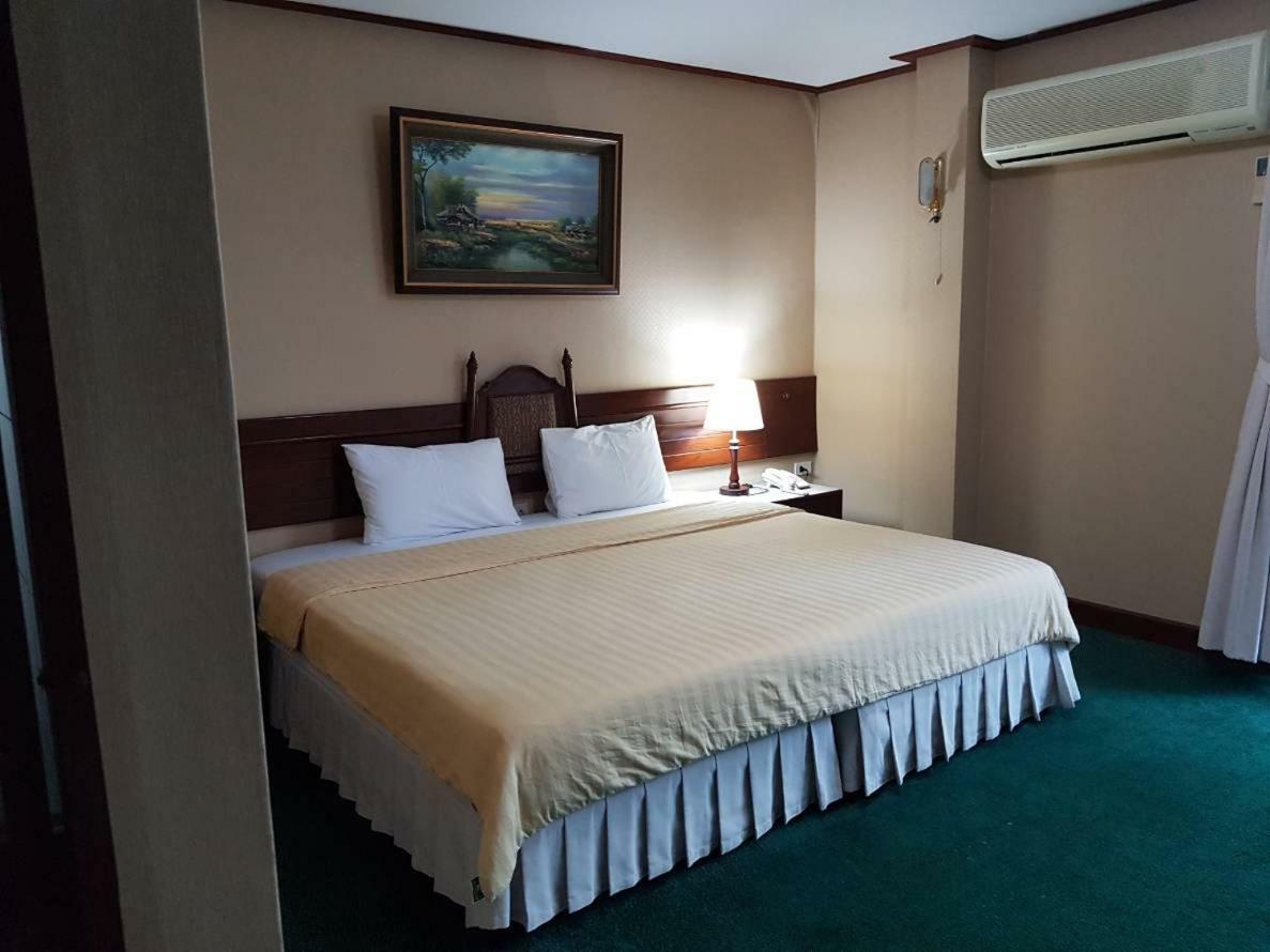 Baanbusarin Hotel Hua Hin Ngoại thất bức ảnh